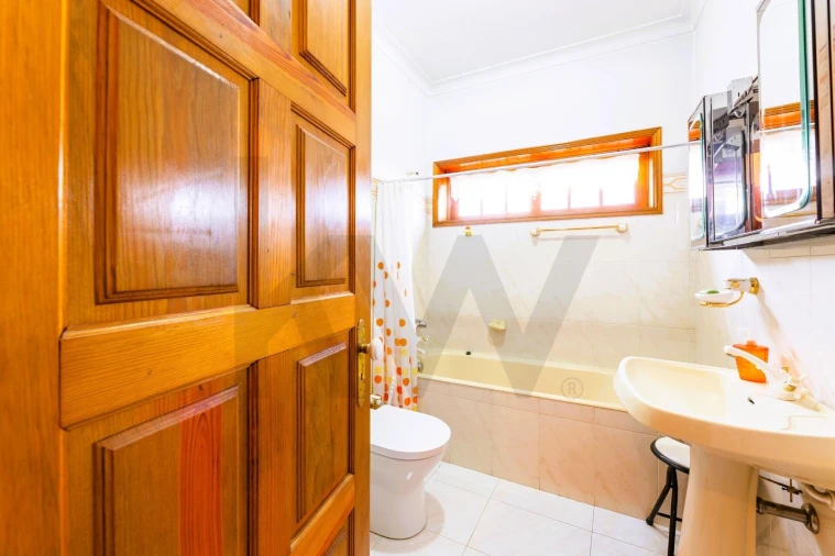 Moradia T4 para Venda em Abade de Neiva Foto 35