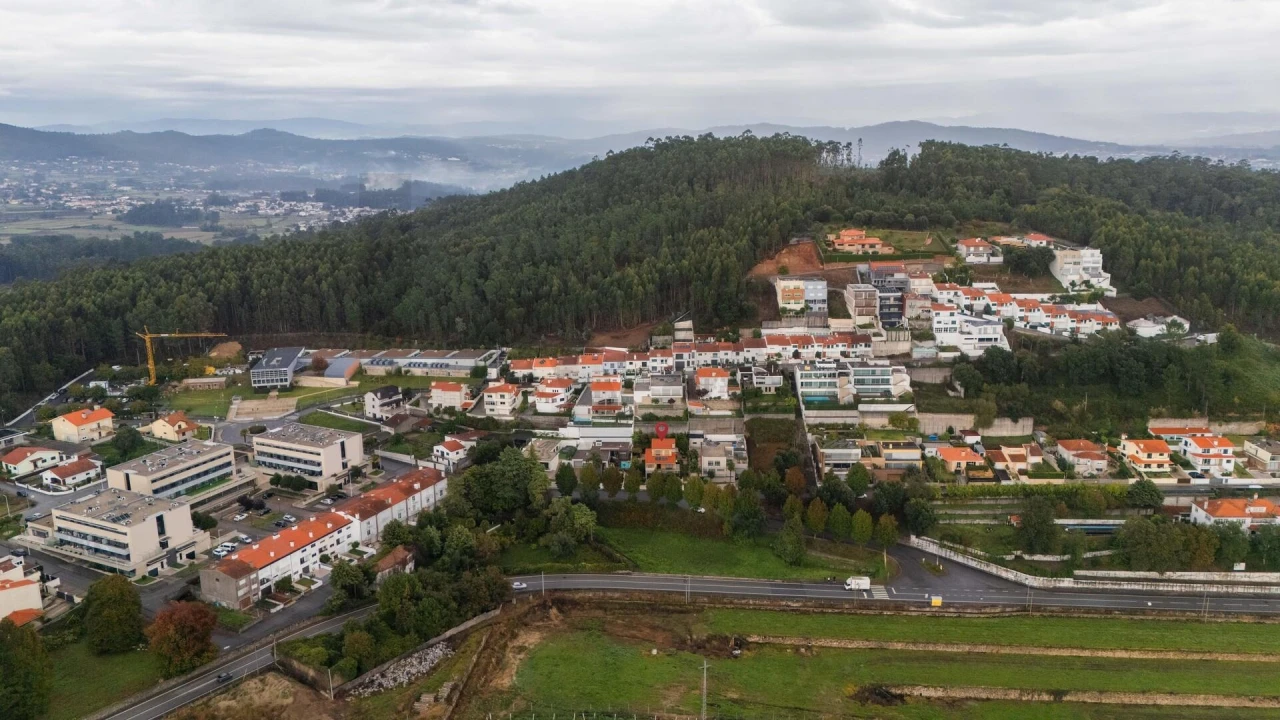 Moradia T4 para Venda em Abade de Neiva Foto 42