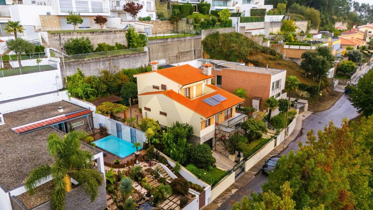 Moradia T4 para Venda em Abade de Neiva Foto 5