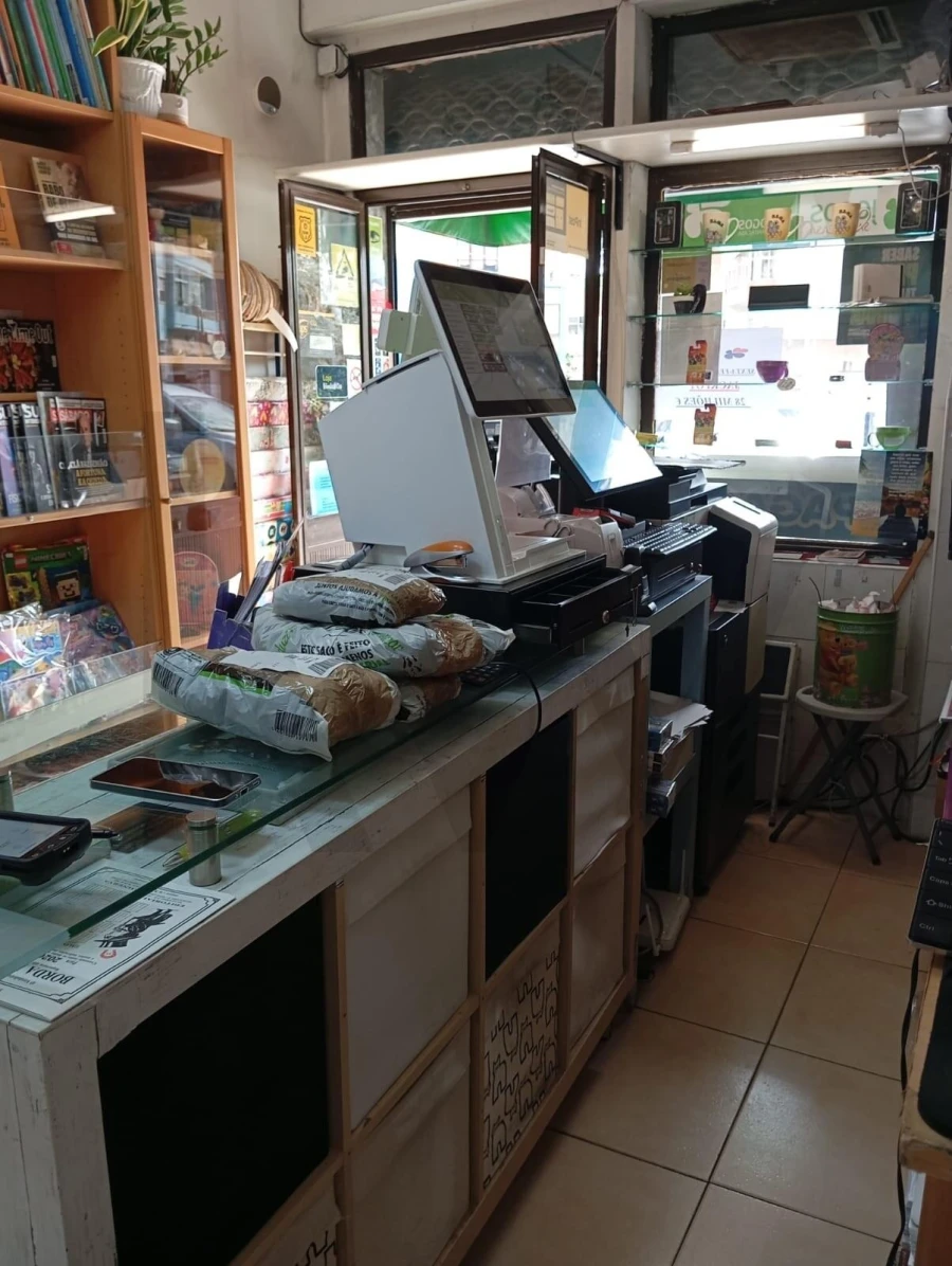 Loja para Trespasse em Ramada e Caneças Foto 3