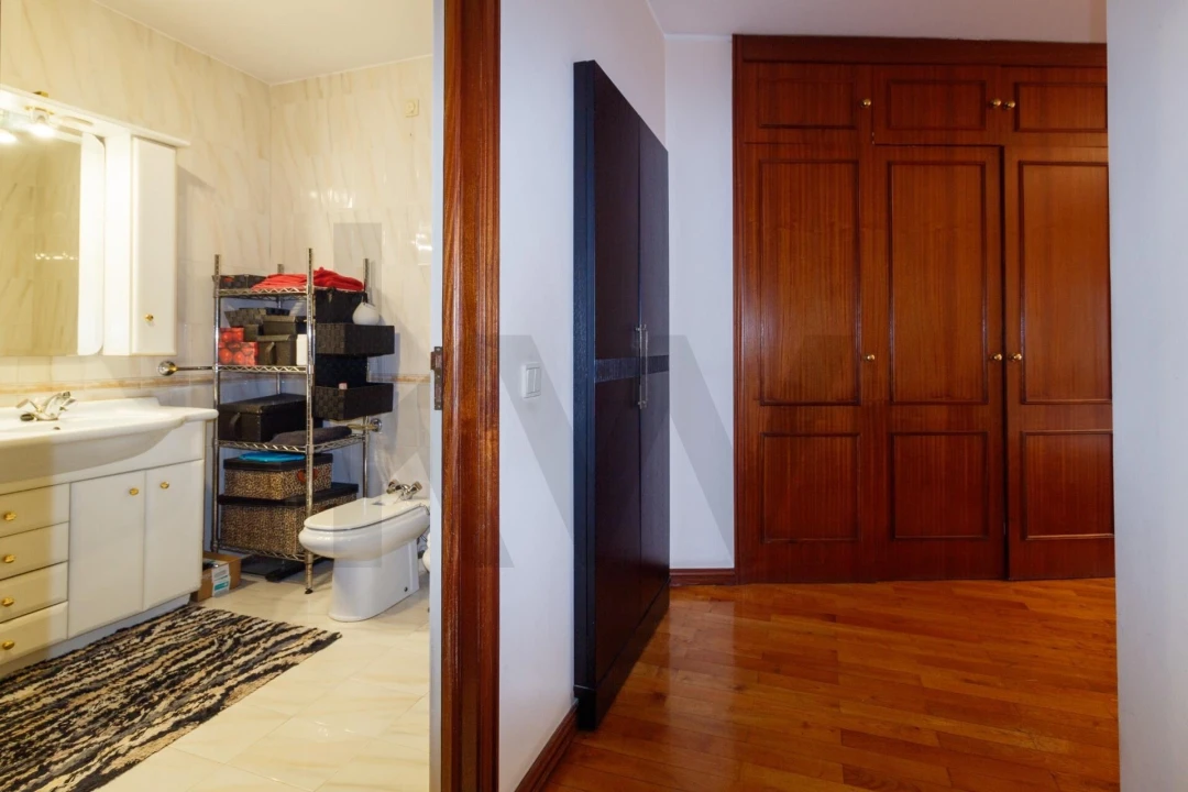 Apartamento T4 para Venda em Mafamude e Vilar do Paraíso Foto 21