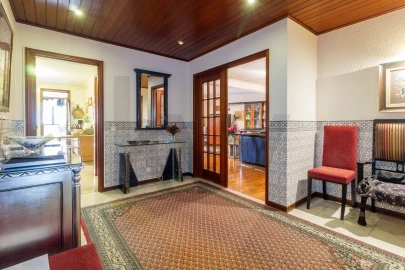 Apartamento T4 para Venda em Mafamude e Vilar do Paraíso