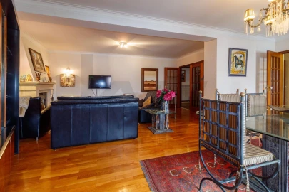 Apartamento T4 para Venda em Mafamude e Vilar do Paraíso