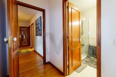 Apartamento T4 para Venda em Mafamude e Vilar do Paraíso