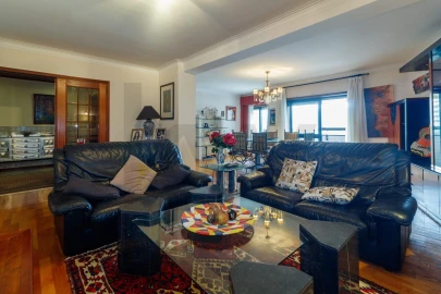 Apartamento T4 para Venda em Mafamude e Vilar do Paraíso