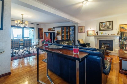 Apartamento T4 para Venda em Mafamude e Vilar do Paraíso