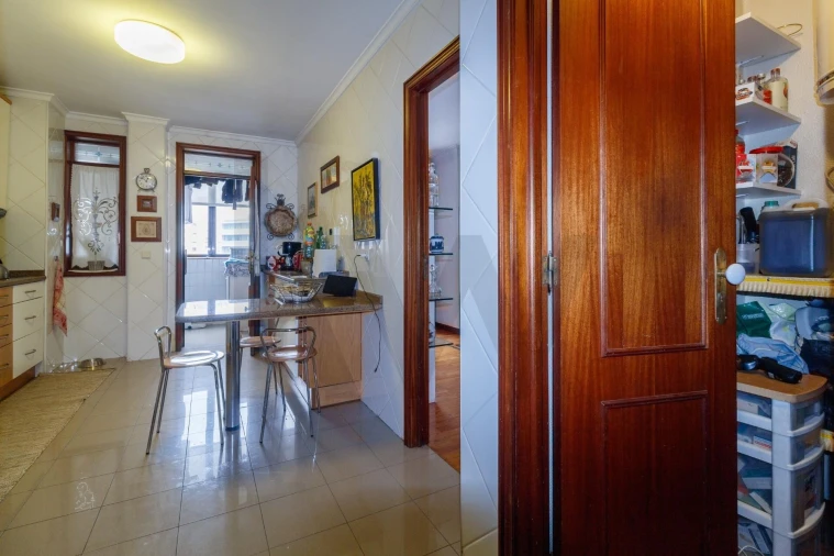 Apartamento T4 para Venda em Mafamude e Vilar do Paraíso Foto 5