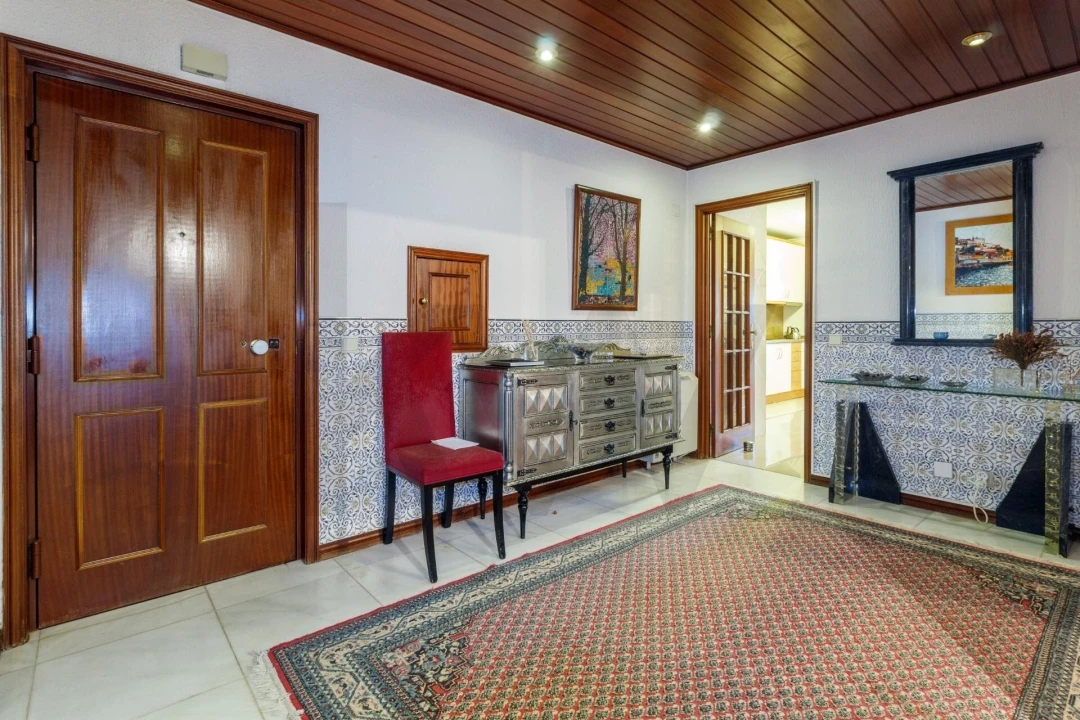 Apartamento T4 para Venda em Mafamude e Vilar do Paraíso Foto 1
