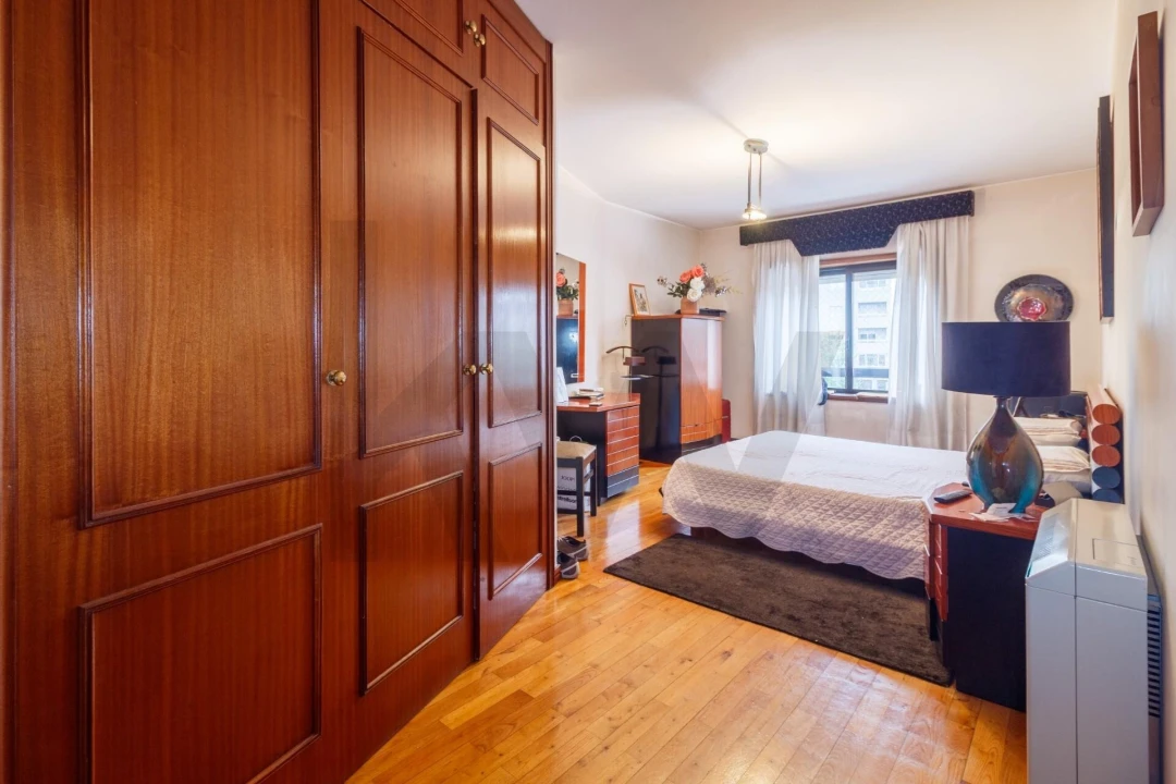 Apartamento T4 para Venda em Mafamude e Vilar do Paraíso Foto 25