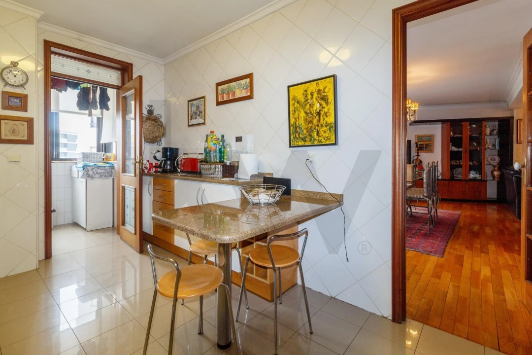 Apartamento T4 para Venda em Mafamude e Vilar do Paraíso Foto 6