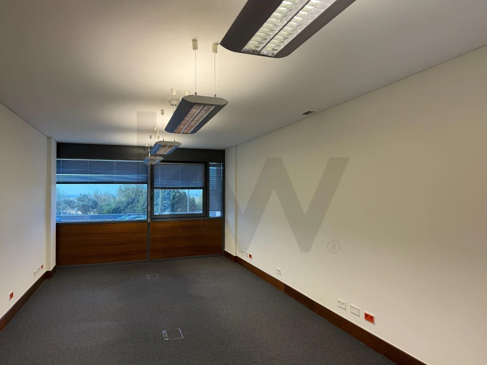 Escritório para Arrendamento em Porto Salvo Foto 6