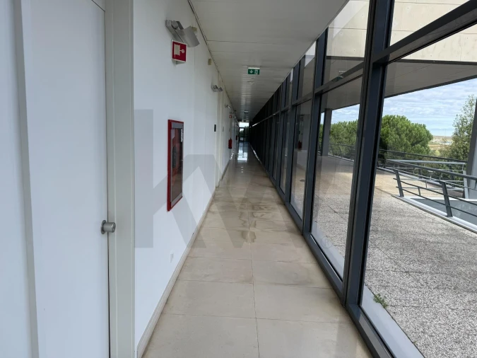 Escritório para Arrendamento em Porto Salvo Foto 4