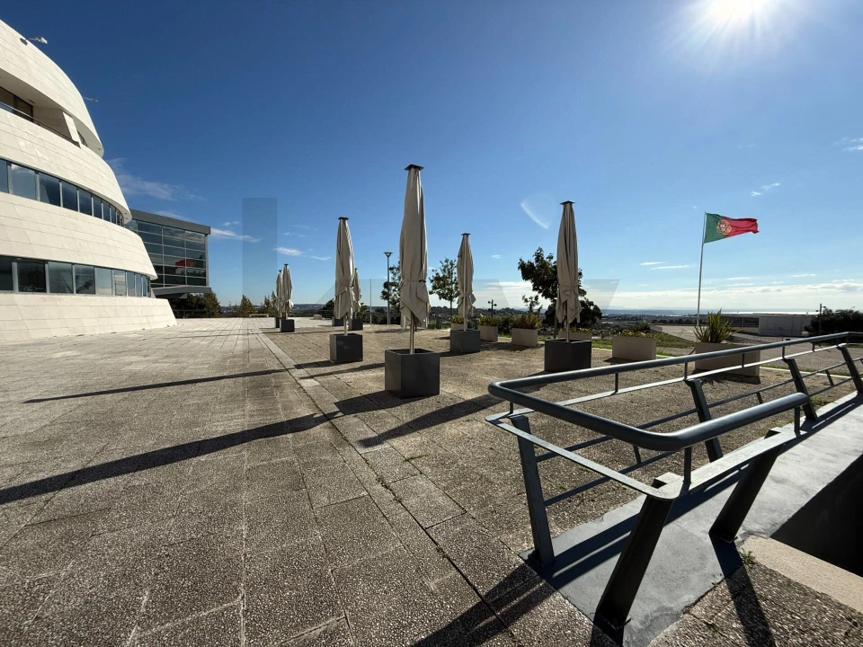 Escritório para Arrendamento em Porto Salvo Foto 2