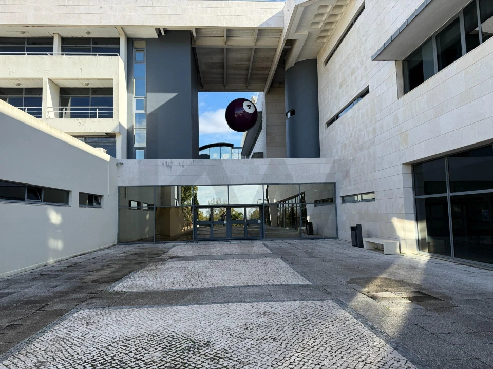 Escritório para Arrendamento em Porto Salvo Foto 1