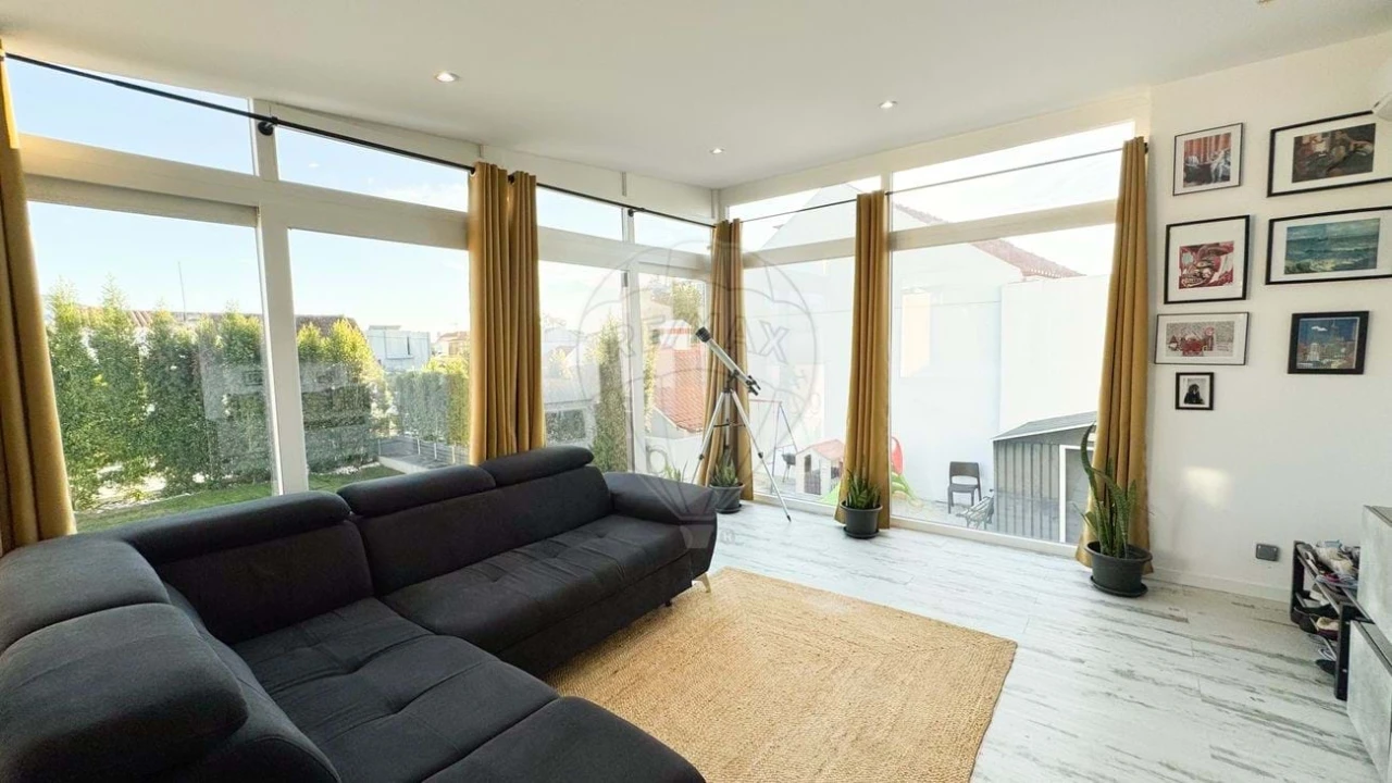 Moradia T2 para Venda em Rio de Mouro Foto 3