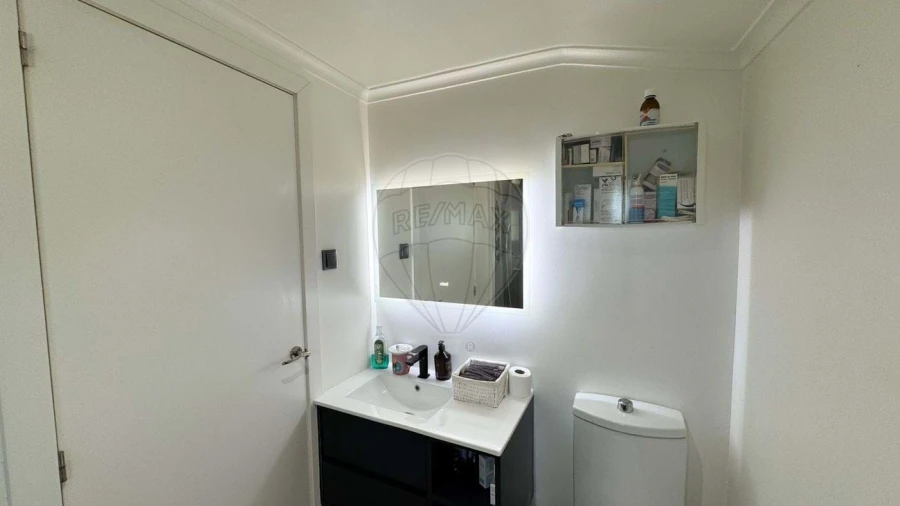 Moradia T2 para Venda em Rio de Mouro Foto 19