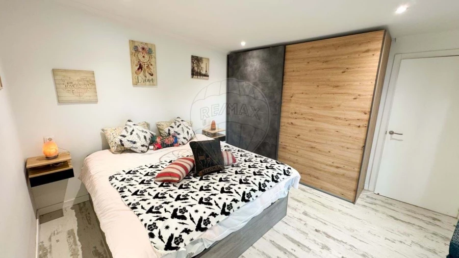 Moradia T2 para Venda em Rio de Mouro Foto 11