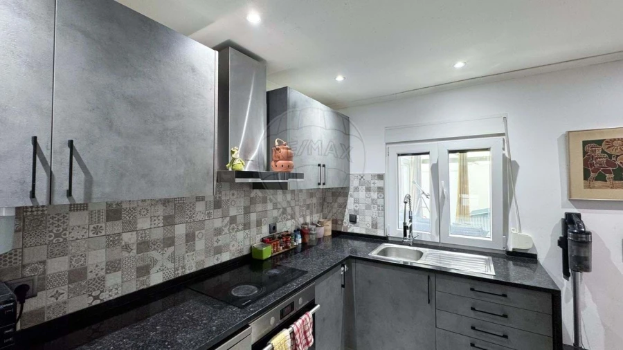 Moradia T2 para Venda em Rio de Mouro Foto 7