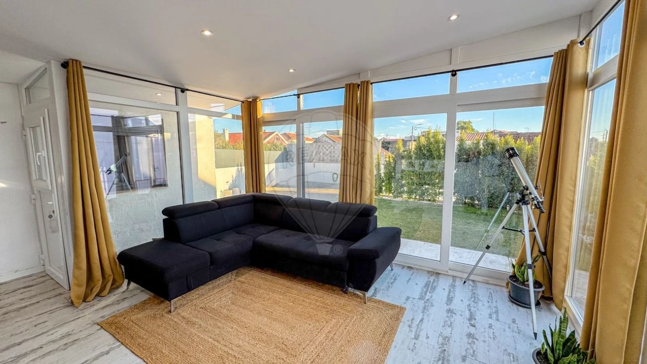 Moradia T2 para Venda em Rio de Mouro Foto 1