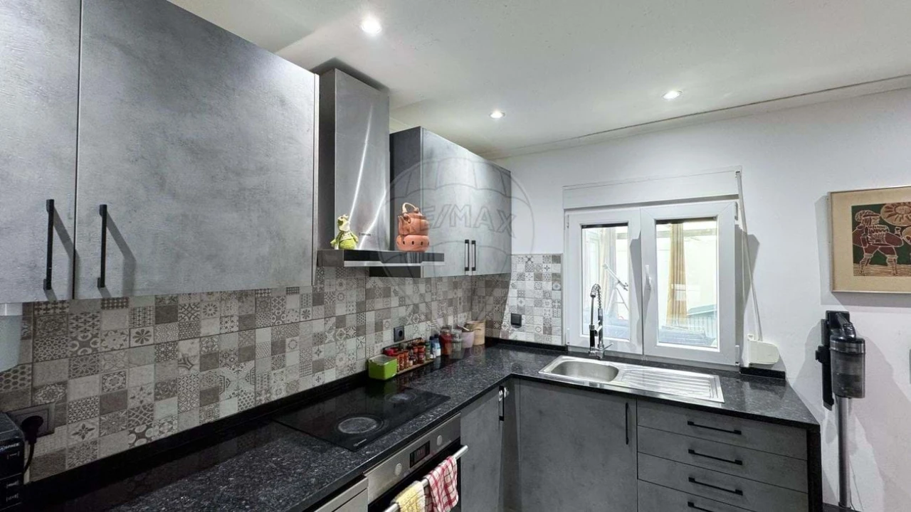 Moradia T2 para Venda em Rio de Mouro Foto 7