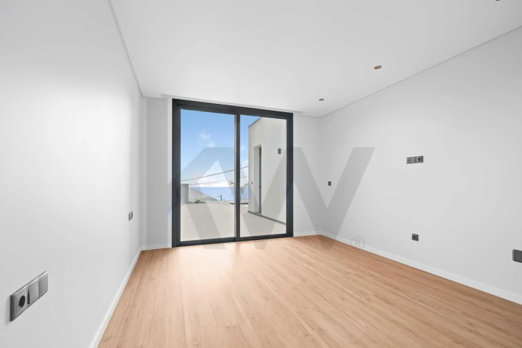 Moradia T3 para Venda em Arco da Calheta Foto 23