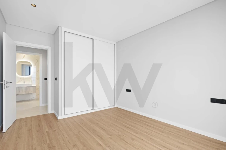 Moradia T3 para Venda em Arco da Calheta Foto 13