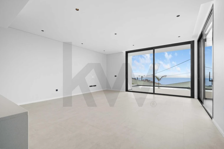 Moradia T3 para Venda em Arco da Calheta Foto 8