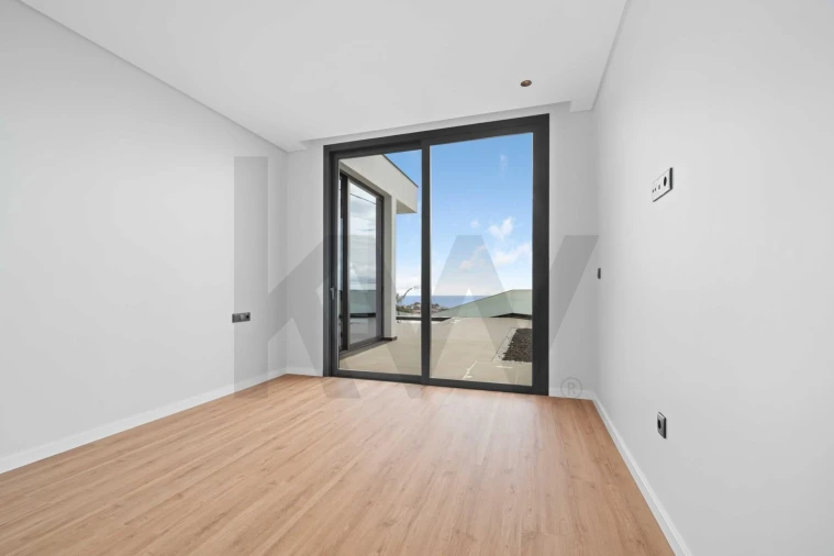 Moradia T3 para Venda em Arco da Calheta Foto 14