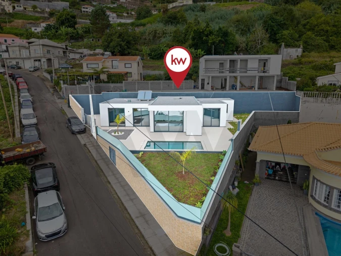 Moradia T3 para Venda em Arco da Calheta Foto 36