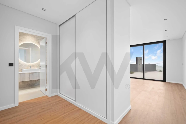 Moradia T3 para Venda em Arco da Calheta Foto 20