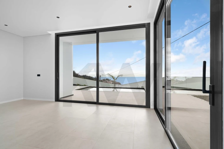 Moradia T3 para Venda em Arco da Calheta Foto 10