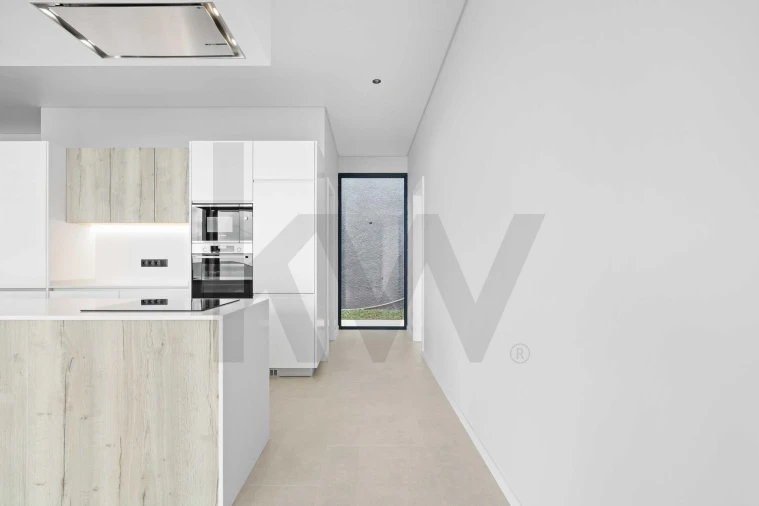 Moradia T3 para Venda em Arco da Calheta Foto 5