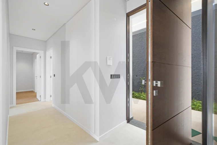 Moradia T3 para Venda em Arco da Calheta Foto 11