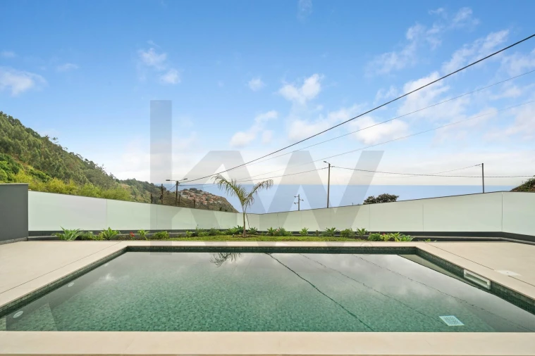 Moradia T3 para Venda em Arco da Calheta Foto 29