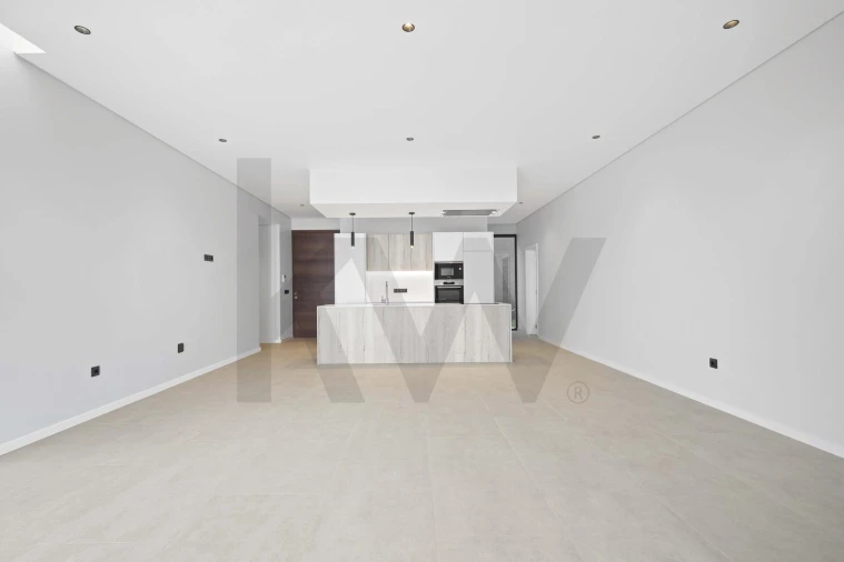 Moradia T3 para Venda em Arco da Calheta Foto 4