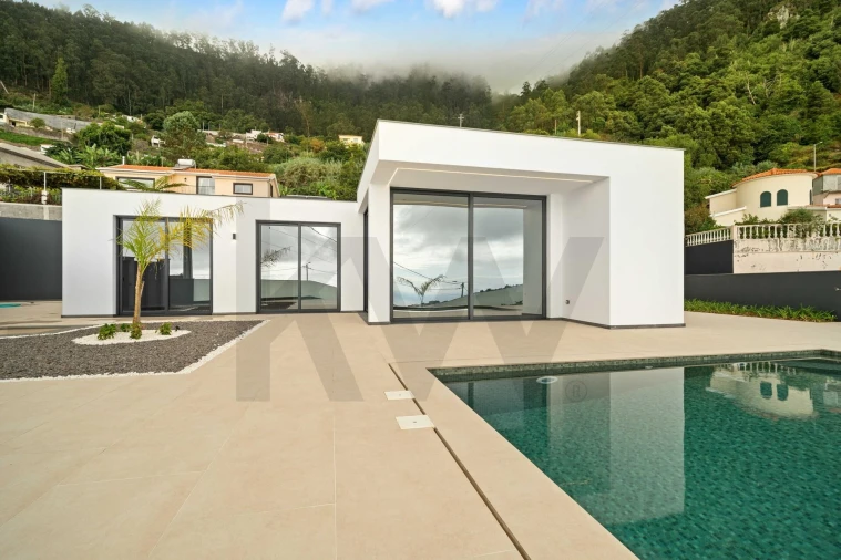 Moradia T3 para Venda em Arco da Calheta Foto 28