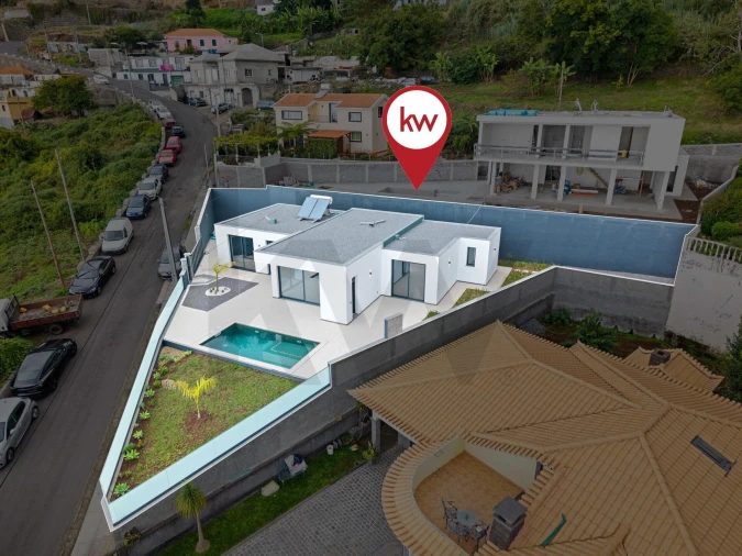 Moradia T3 para Venda em Arco da Calheta Foto 35