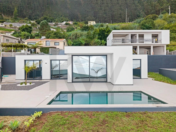 Moradia T3 para Venda em Arco da Calheta Foto 2