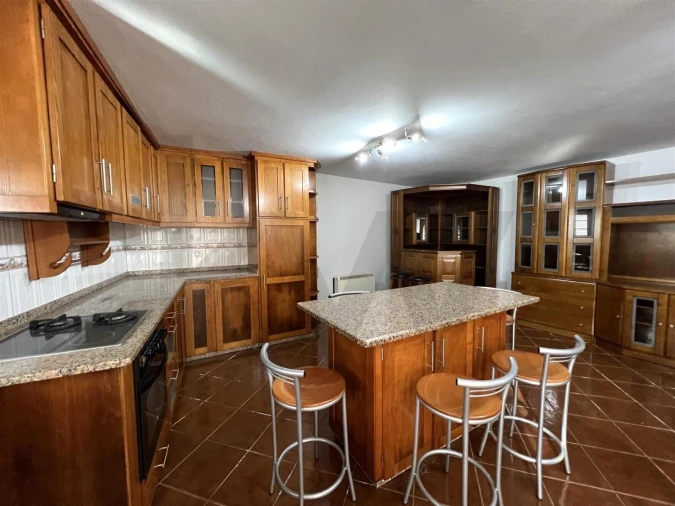 Moradia T3 para Venda em Oura Foto 3