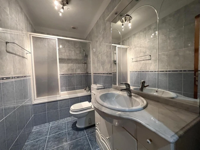 Moradia T3 para Venda em Oura Foto 13