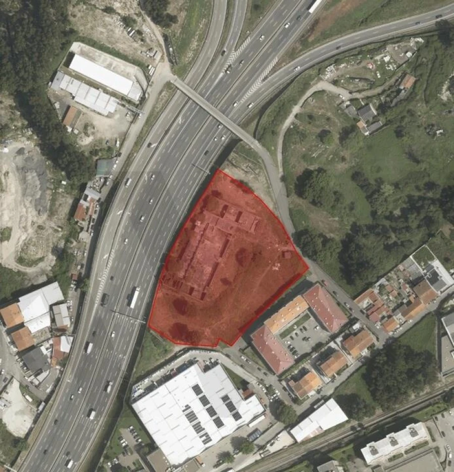 Terreno para Venda em Cidade da Maia Foto 2