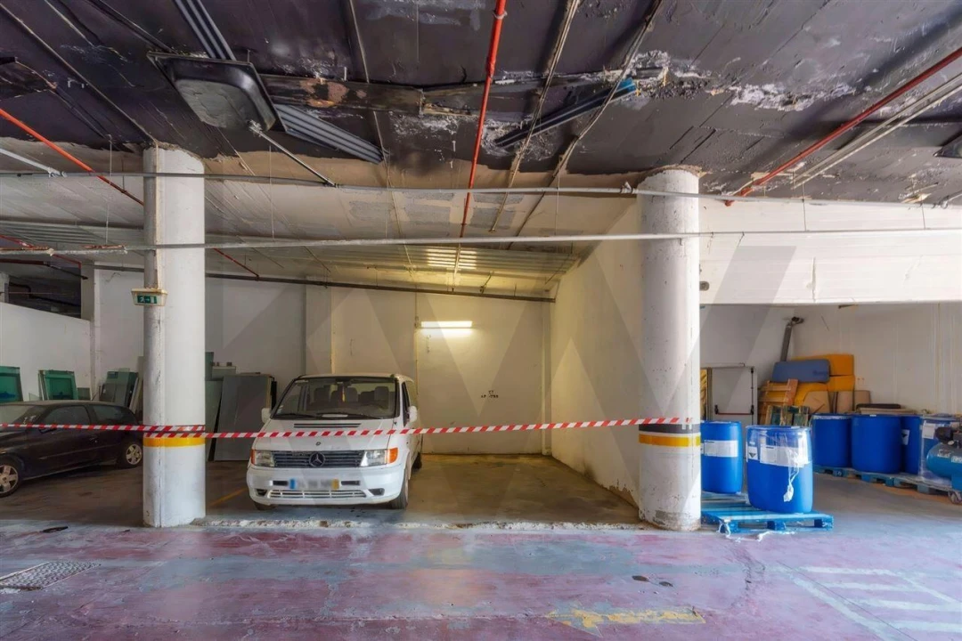 Garagem para Venda em Albufeira e Olhos de Água Foto 5