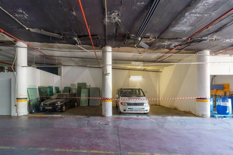 Garagem para Venda em Albufeira e Olhos de Água Foto 7