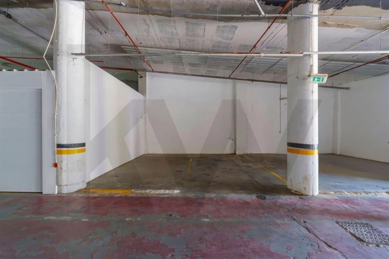 Garagem para Venda em Albufeira e Olhos de Água Foto 3