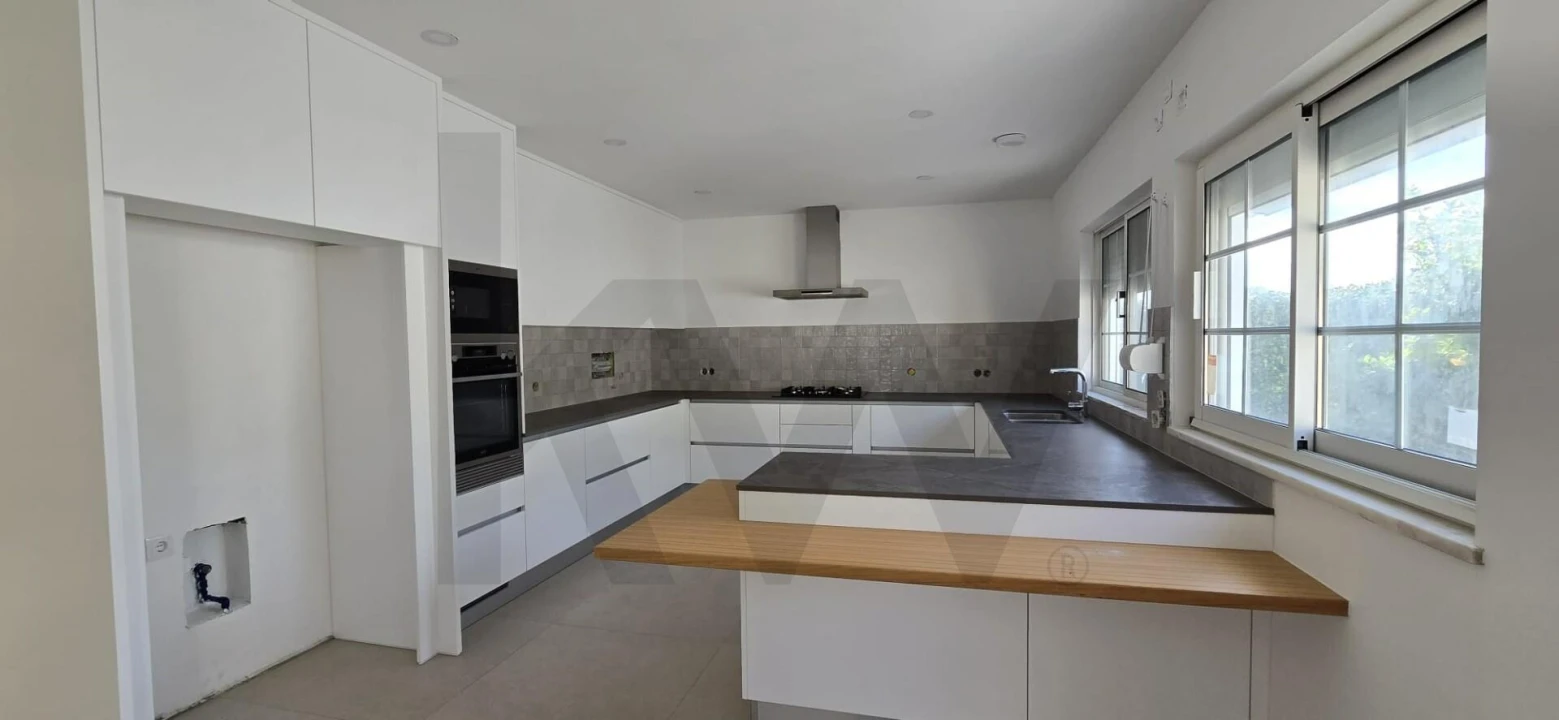 Moradia T4 para Venda em Rosto do Cão (São Roque) Foto 8