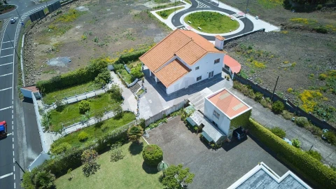 Moradia T4 para Venda em Rosto do Cão (São Roque)
