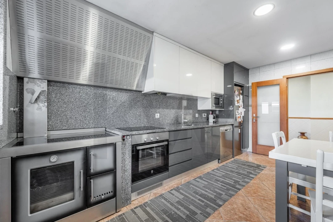 Moradia T3 para Venda em Monte Córdova Foto 3