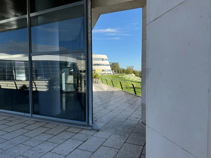 Escritório para Arrendamento em Porto Salvo Foto 10