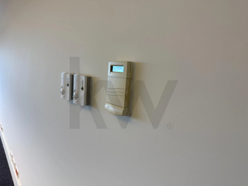 Escritório para Arrendamento em Porto Salvo Foto 7