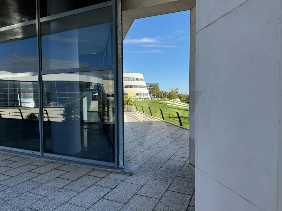 Escritório para Arrendamento em Porto Salvo Foto 10